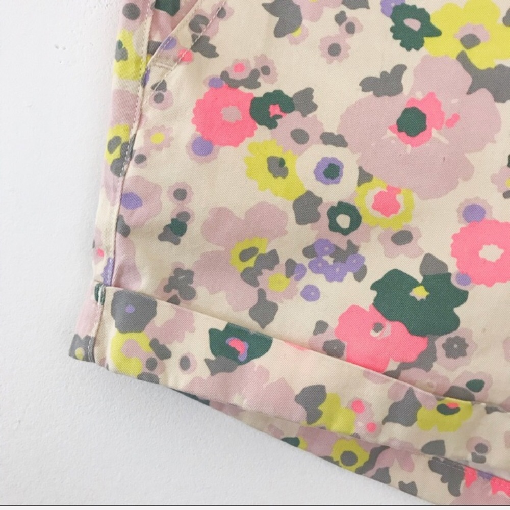 Boden Johnnie B Floral Rolled Hem Shorts C13 - Picture 4 of 7